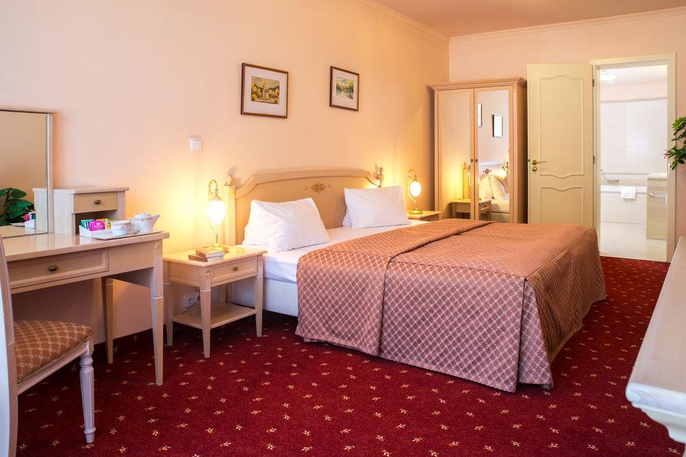 Interhotel Central Karlovy Vary Extérieur photo