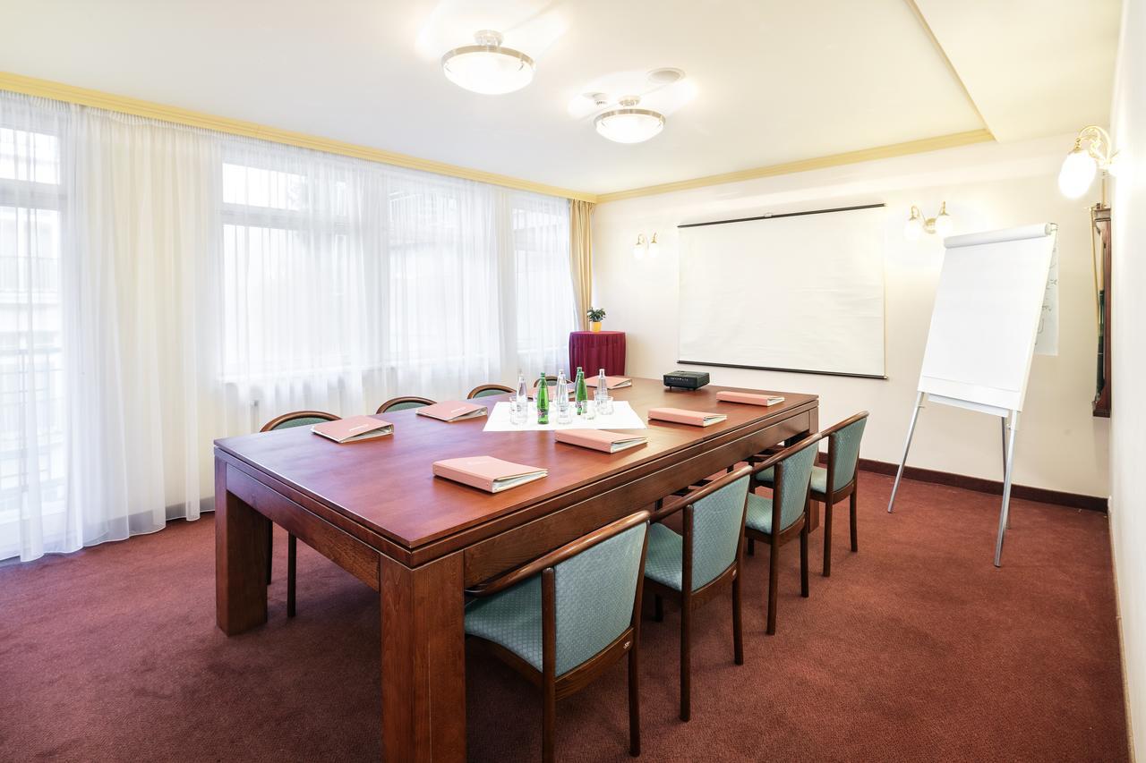 Interhotel Central Karlovy Vary Extérieur photo